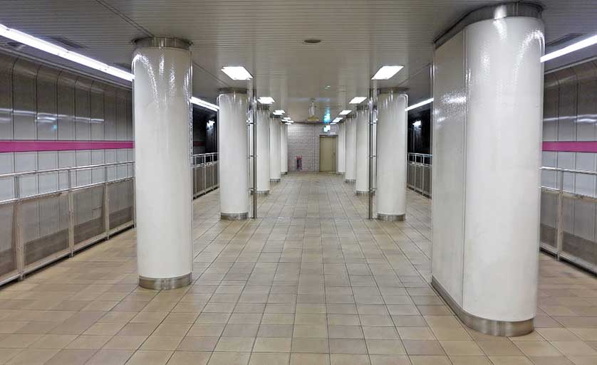 Kamiiida Line platform Nagoya.