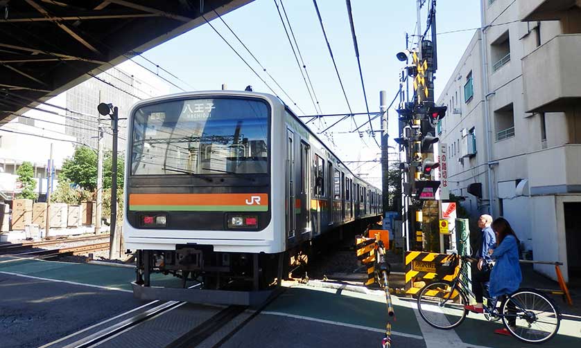 JR Hachioji Line train bound for Hachioji near Kawagoe Station.