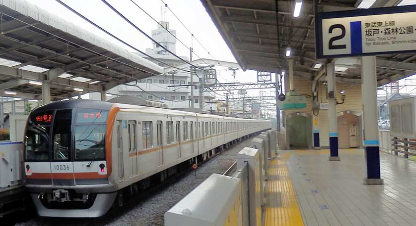 Tobu Tojo Line train bound for Shin Kiba at Kawagoe Station.