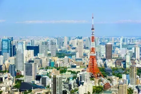 La Tokyo Tower, costruita nel 1958, si ispira alla Torre Eiffel
