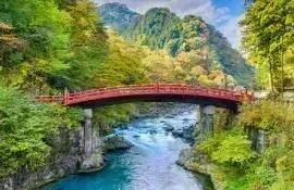 Brücke im japanischen Stil in Nikko