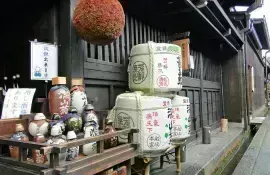 Assaggia il sake giapponese nei birrifici 